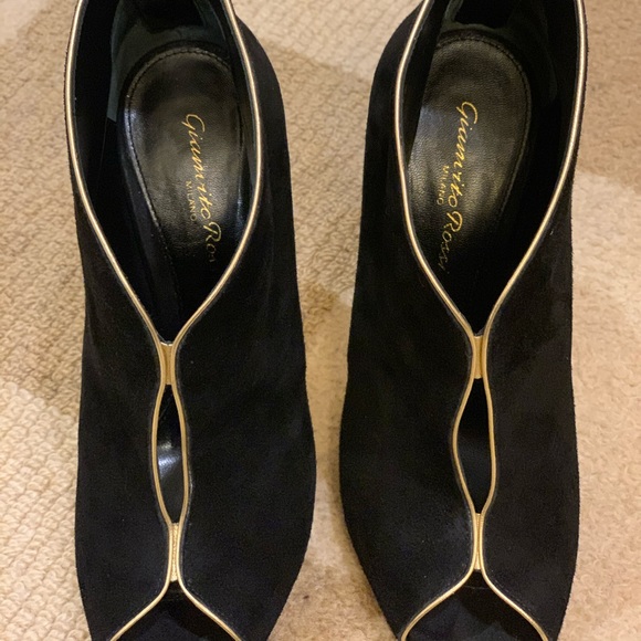 Gianvito Rossi gorgeous black open toe booties - Picture 6 of 7